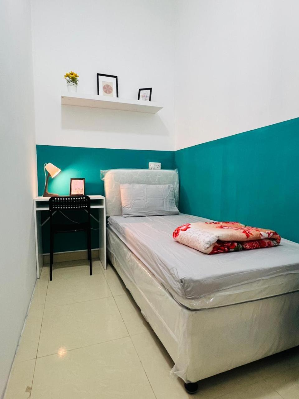 Stop Over Partition In Al Barsha 1 Near Mashreq Metro Homestay *