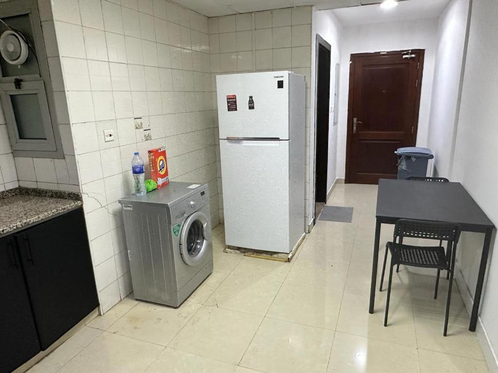 Stop Over Partition In Al Barsha 1 Near Mashreq Metro *