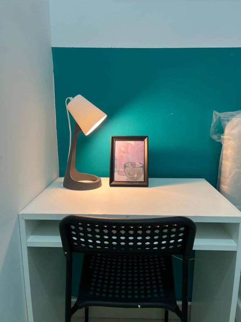 Stop Over Partition In Al Barsha 1 Near Mashreq Metro * Dubai